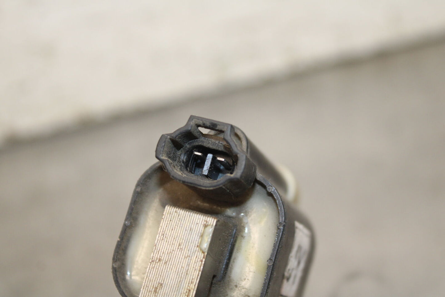 13-16 KTM 390 DUKE IGNITION COIL SPARK PLUG CAP BB748