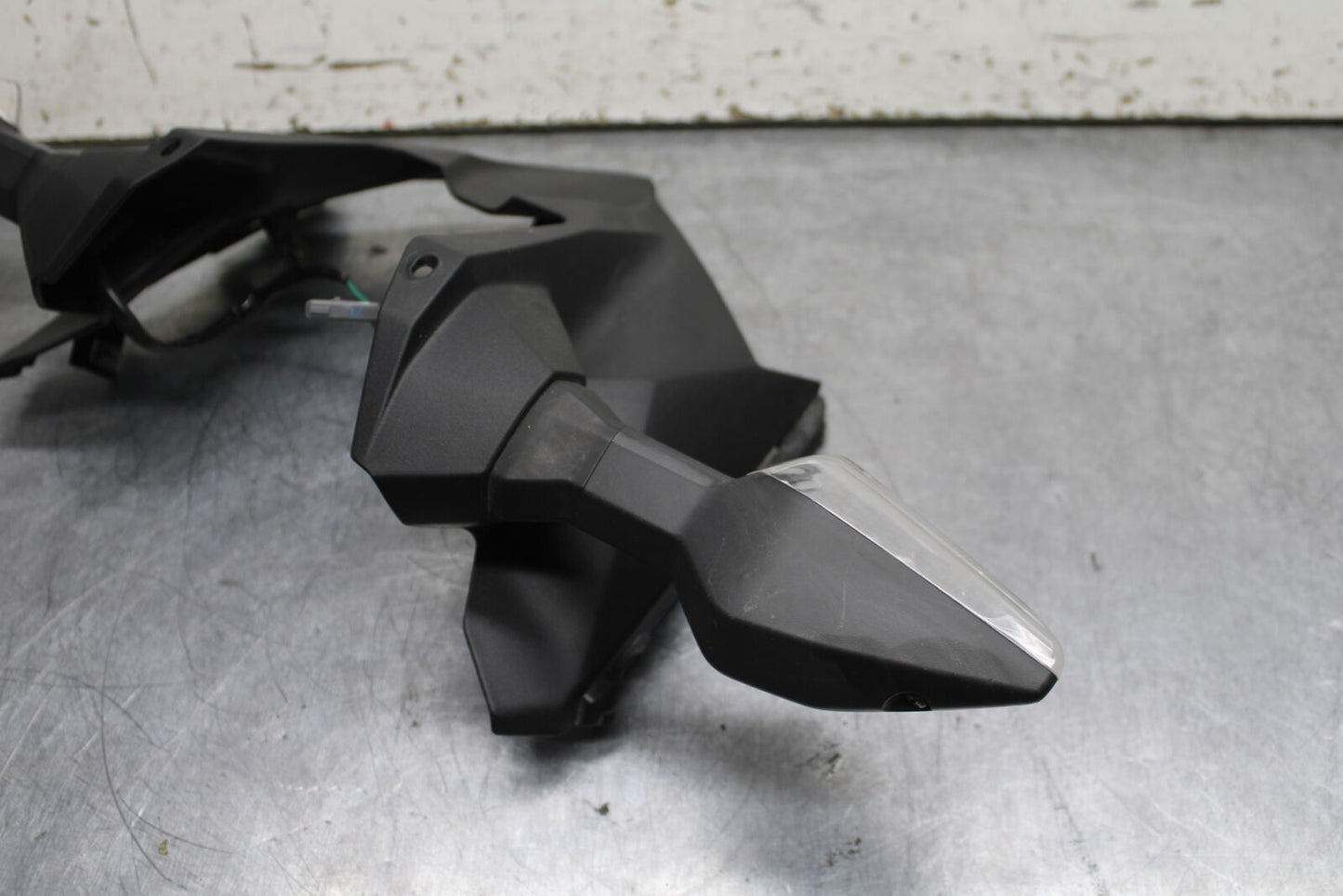 19-22 KAWASAKI Z400 FRONT CENTER COWL FAIRING & TURN SIGNALS BB738