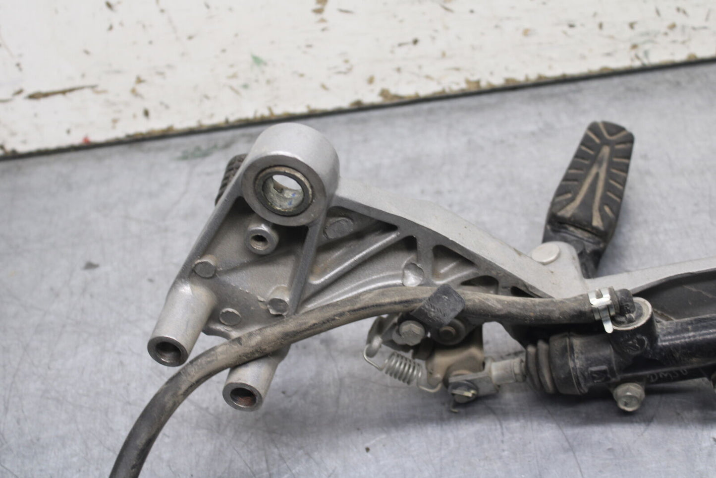 13-16 KTM 390 DUKE RIGHT REARSET REAR SET DRIVER FOOT PEG REST STOP BB748