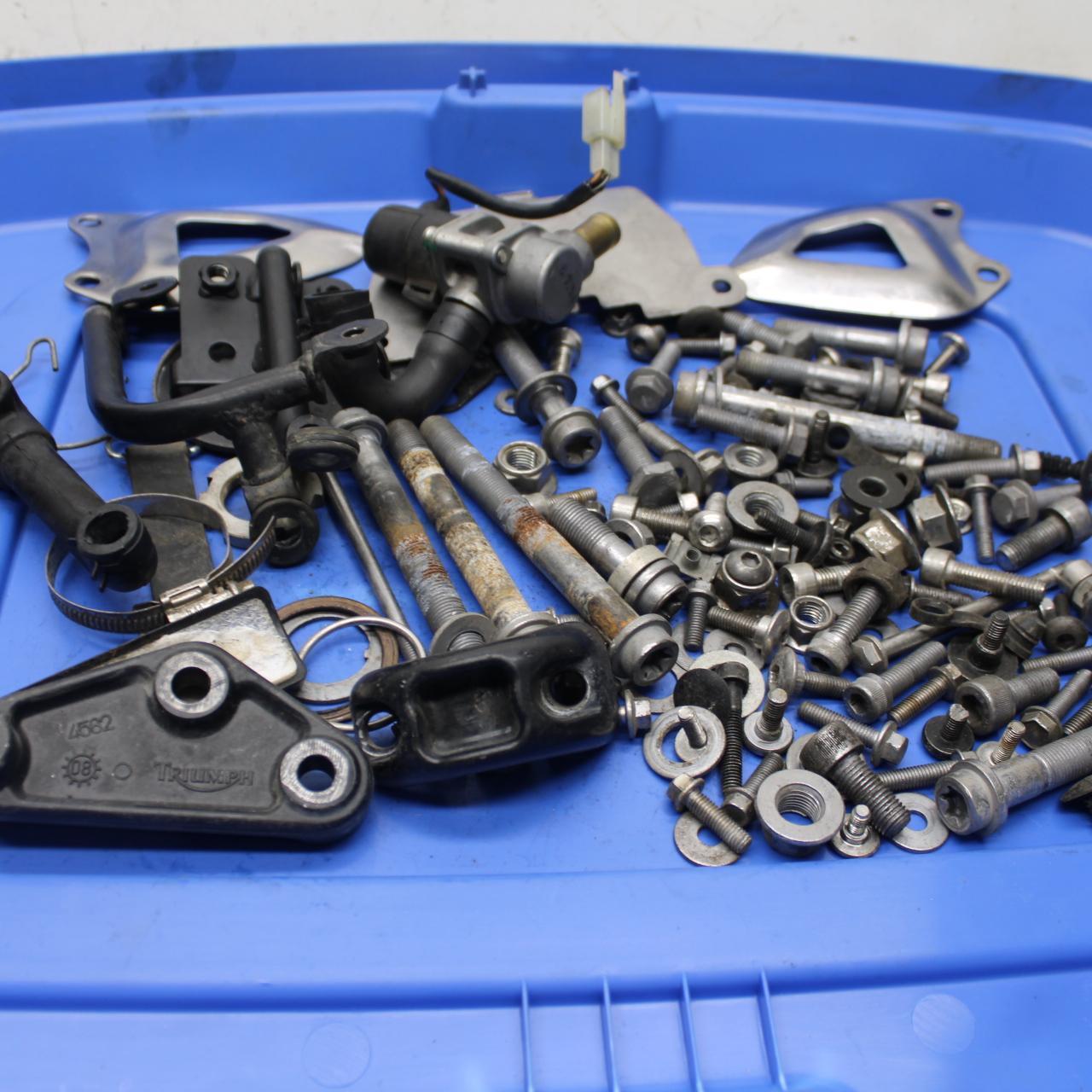 08-11 TRIUMPH SPEED TRIPLE LEFTOVER MOUNTING BOLTS HARDWARE MOTOR SCREWS BB102