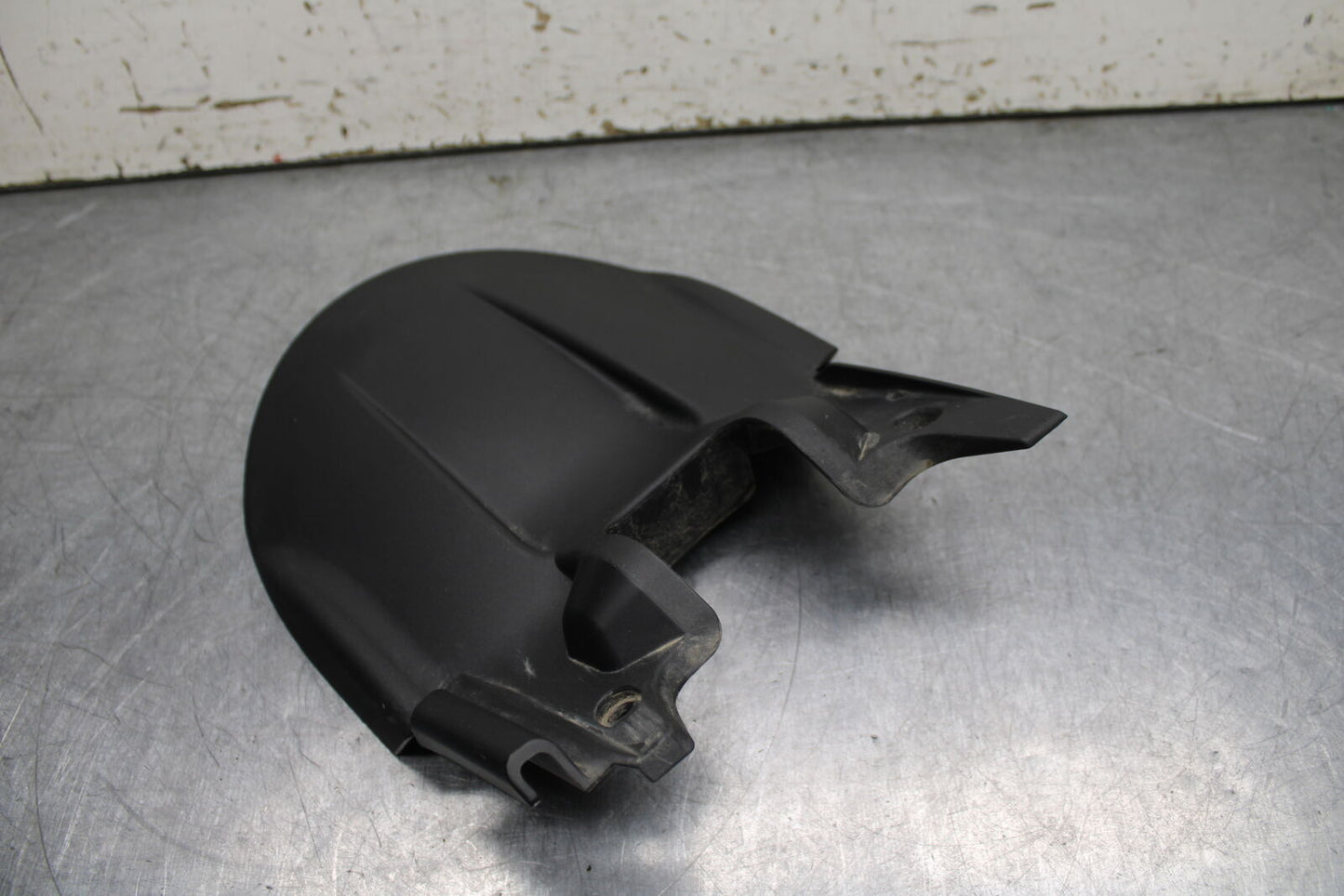 21-24 APRILIA TUONO 660 FACTORY REAR BACK WHEEL TIRE HUGGER FENDER BB733