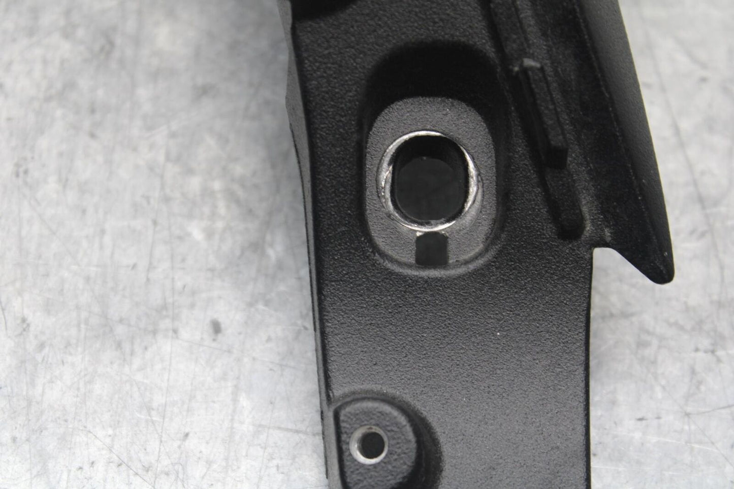 20-23 BMW F900R REAR PASSENGER REAR SEAT GRAB BAR HANDLE BB603