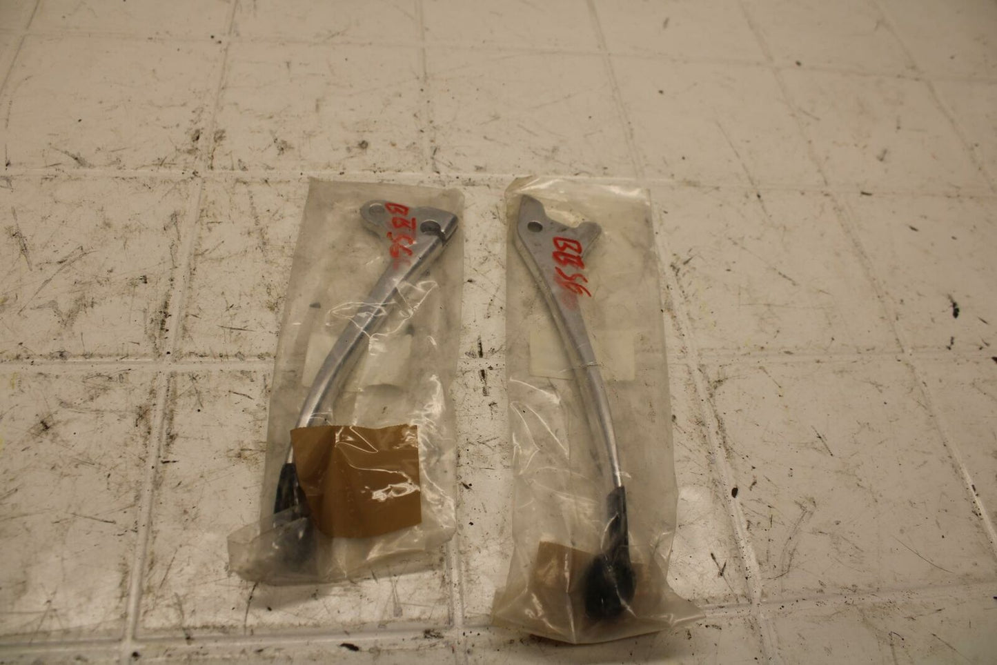 72 HONDA CB500 K1 LEFT HANDLEBAR CLIPON CLUTCH BRAKE LEVER BB24