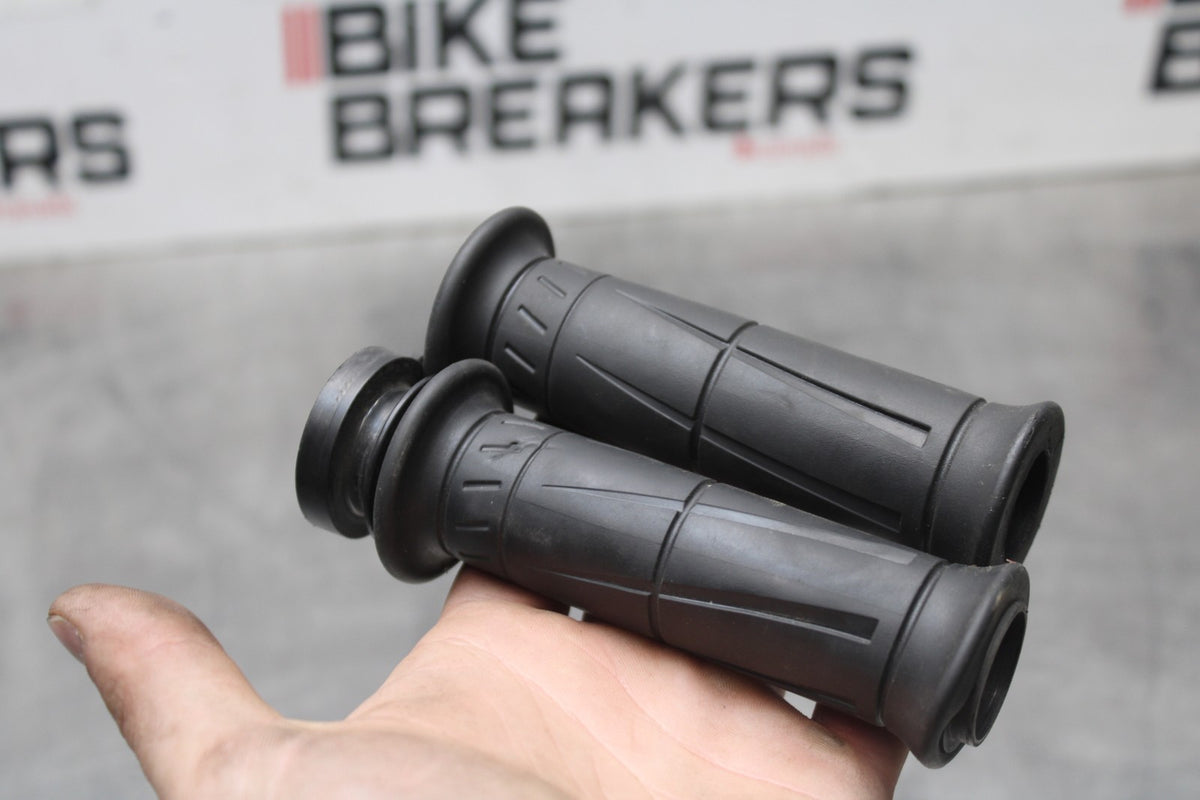 08 KAWASAKI NINJA ZX10R RIGHT THROTTLE GRIP BB902