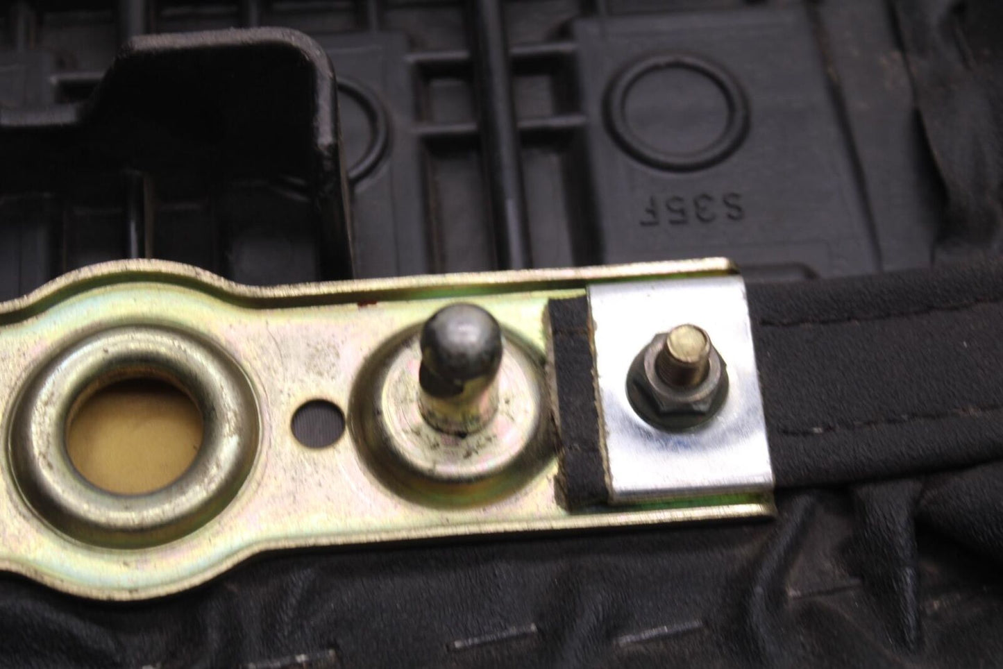 01-03 SUZUKI GSXR600 REAR BACK PASSENGER TANDEM SEAT PAD SADDLE PILLION BB621