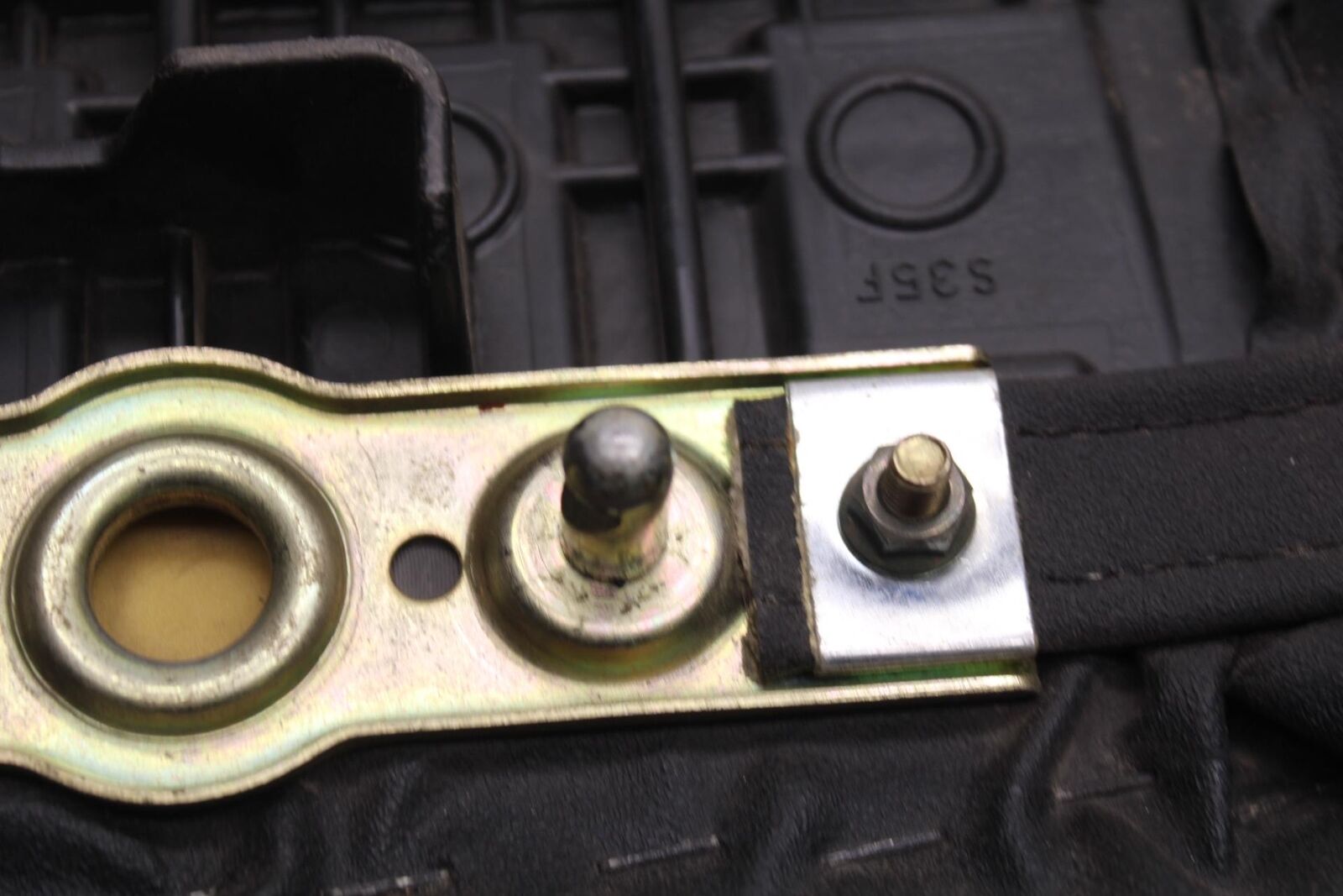 01-03 SUZUKI GSXR600 REAR BACK PASSENGER TANDEM SEAT PAD SADDLE PILLION BB621