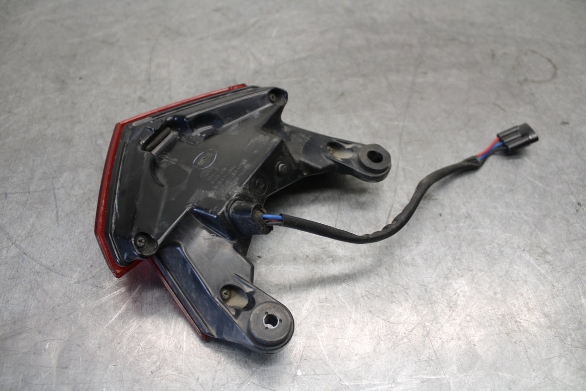 13-18 KAWASAKI NINJA ZX6R REAR TAIL TAILLIGHT BACK BRAKE LIGHT BB682