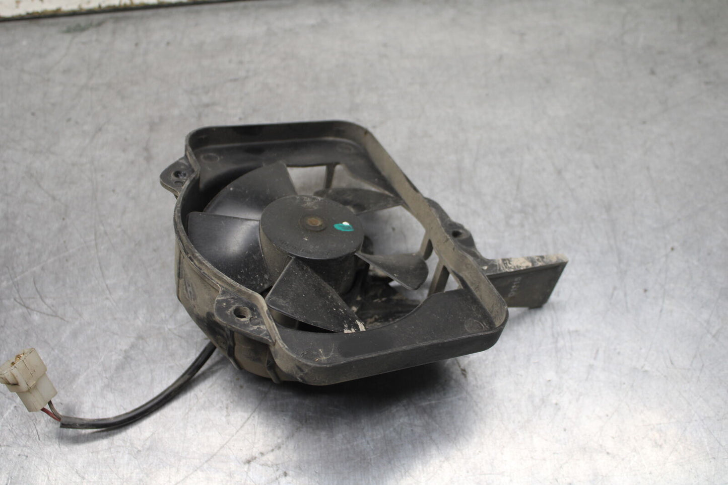 13-16 KTM 390 DUKE ENGINE RADIATOR COOLING FAN BB748