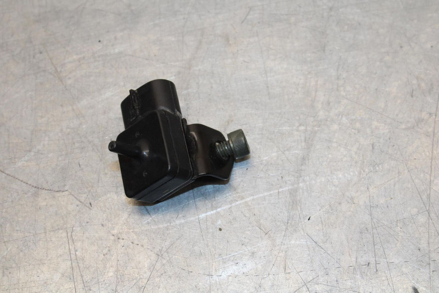 2001 Suzuki GSXR600 MAP MASS AIR FLOW PRESSURE SENSOR 15620-35F00 BB59