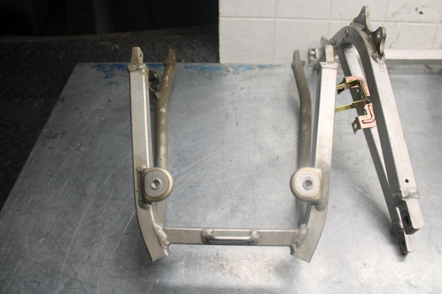 97-98 SUZUKI GSXR 600 SRAD REAR BACK TAIL SUBFRAME SUB FRAME BB455