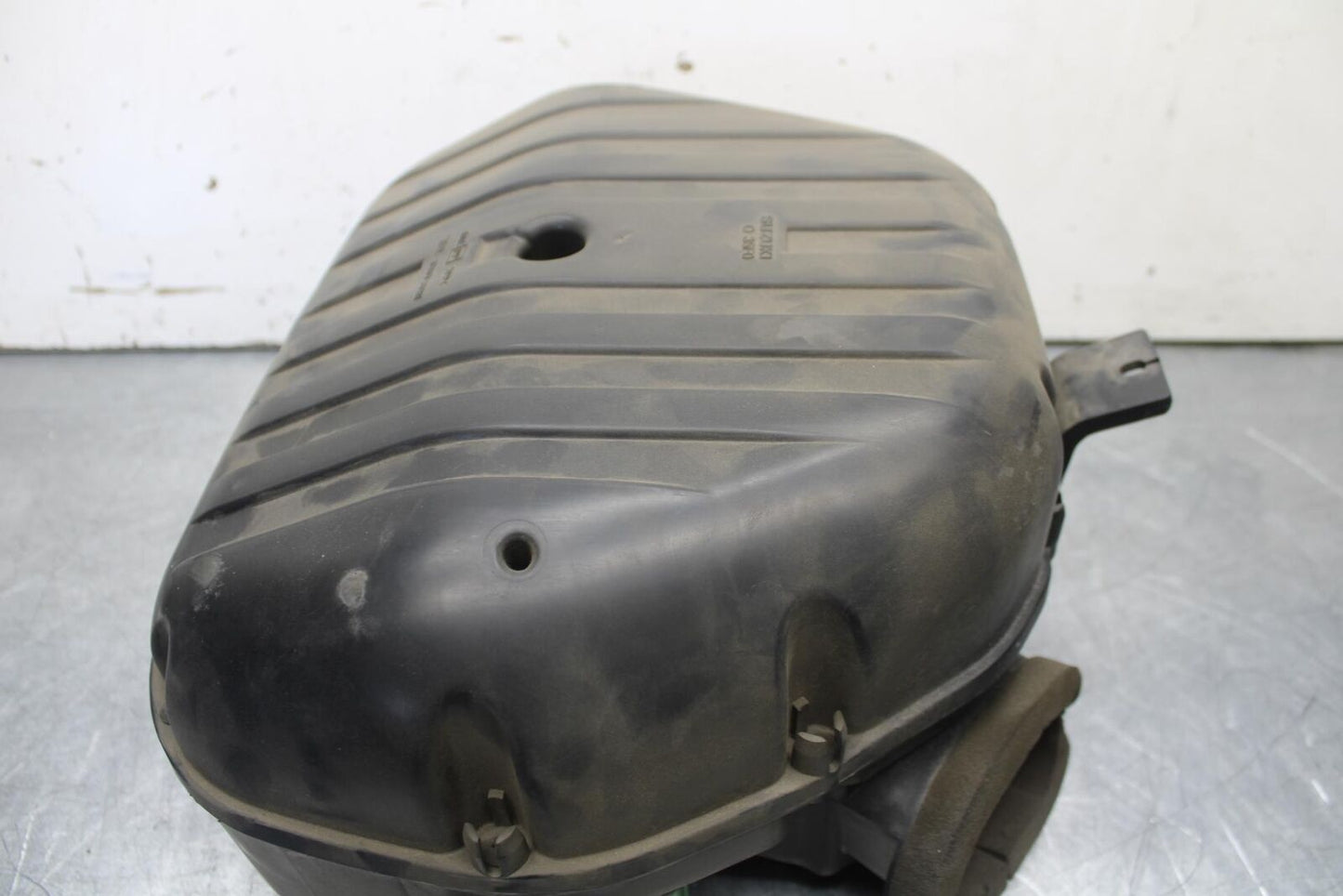 01-03 SUZUKI GSXR600 AIRBOX AIR INTAKE FILTER BOX 13700-39F00 BB633