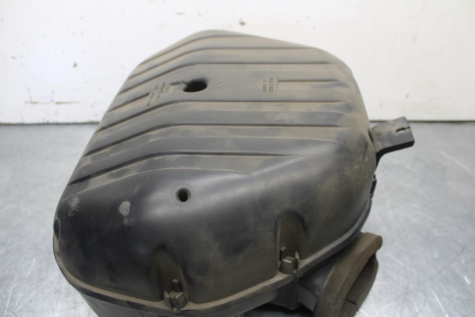 01-03 SUZUKI GSXR600 AIRBOX AIR INTAKE FILTER BOX 13700-39F00 BB633