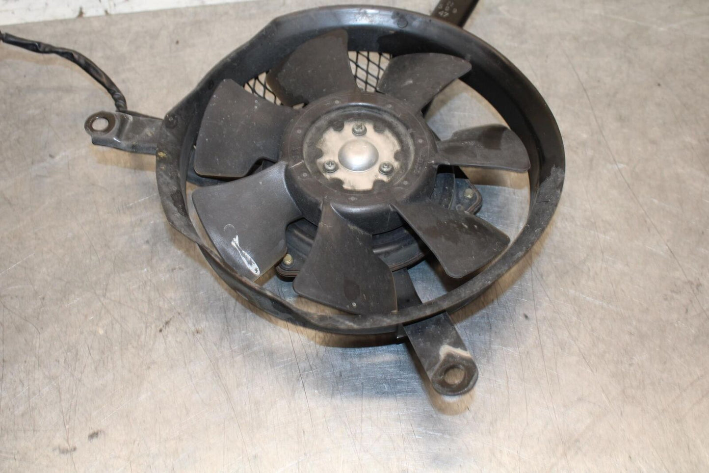 2001 Suzuki GSXR750 ENGINE RADIATOR COOLING FAN 17800-35F00 BB553