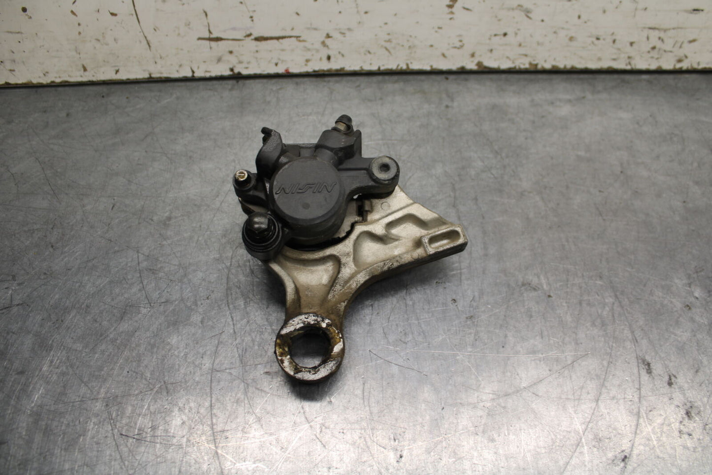 05-06 HONDA CBR600RR REAR BACK BRAKE CALIPER W MOUNT BRACKET BB739