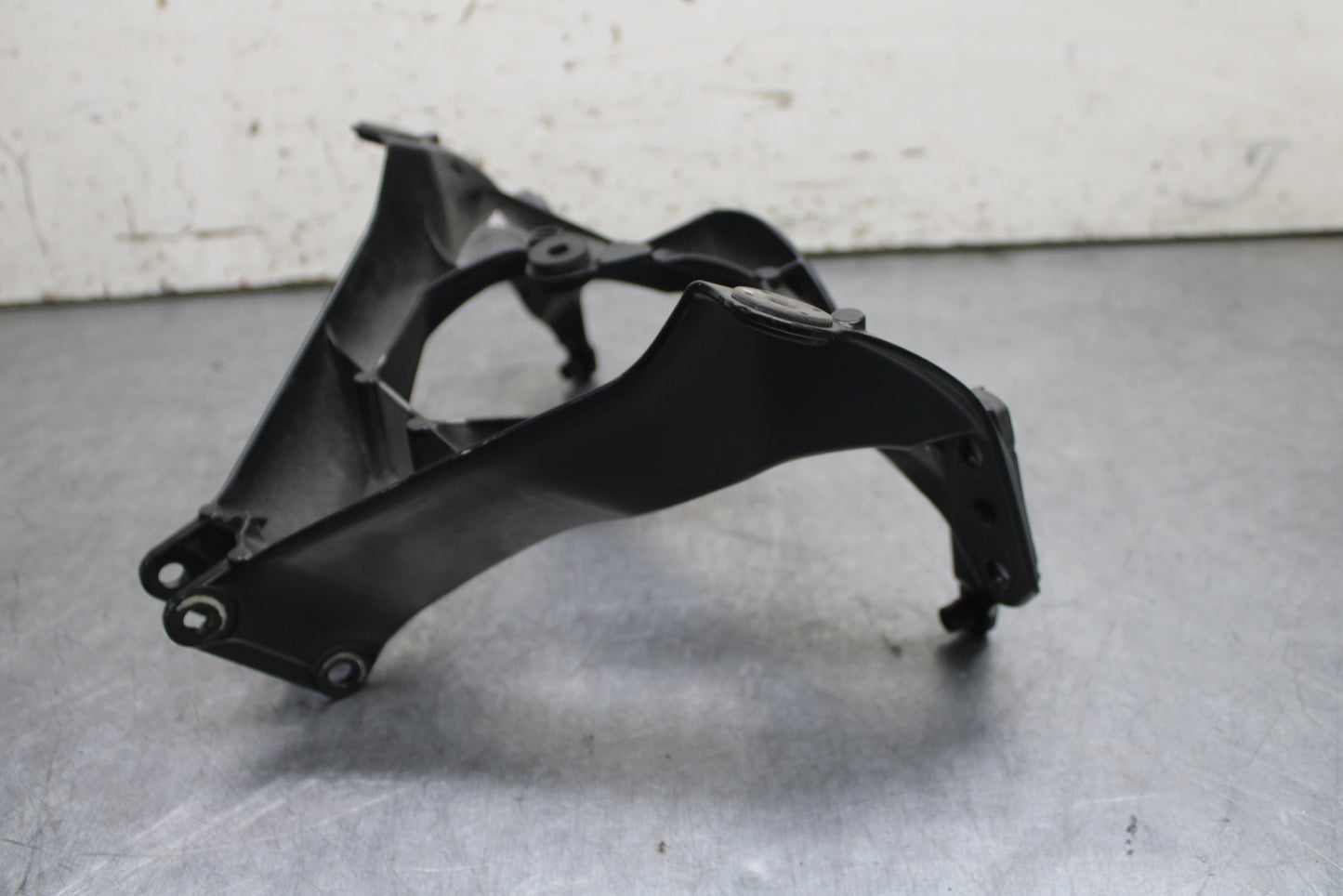 06-07 SUZUKI GSXR750 OEM UPPER FAIRING MIRROR GAUGES STAY BRACKET BB110