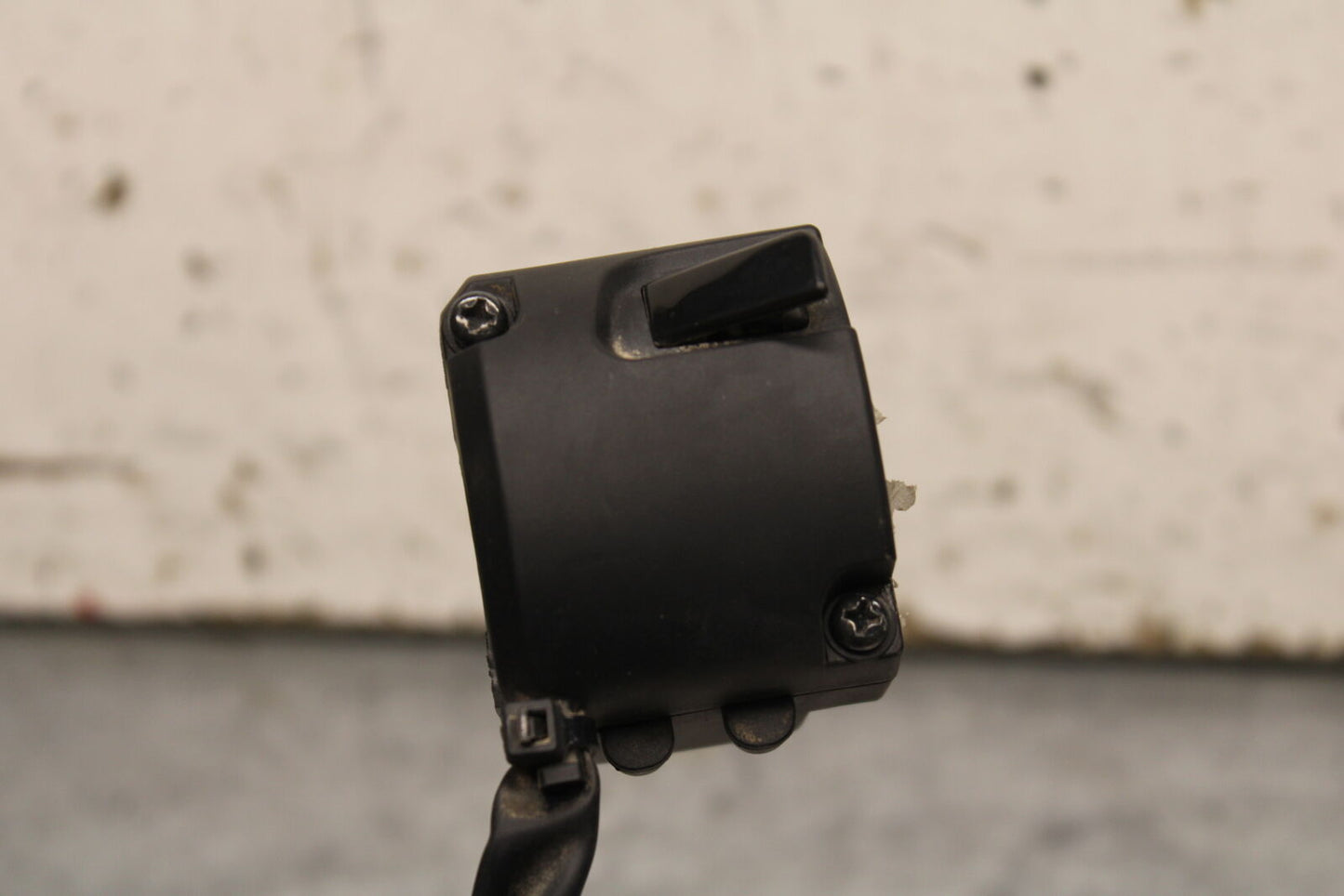 19-24 YAMAHA R3 LEFT CLIP ON HANDLE HORN SIGNALS SWITCH SWITCHES BB736