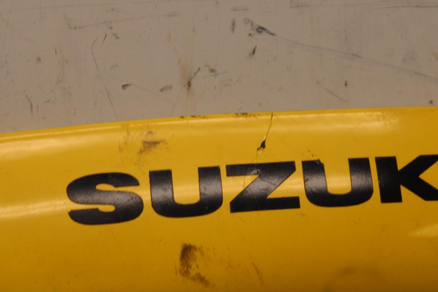 1988 Suzuki Katana 600 GSX600F YELLOW CENTER REAR TAIL FAIRING COVER TRIM BB94