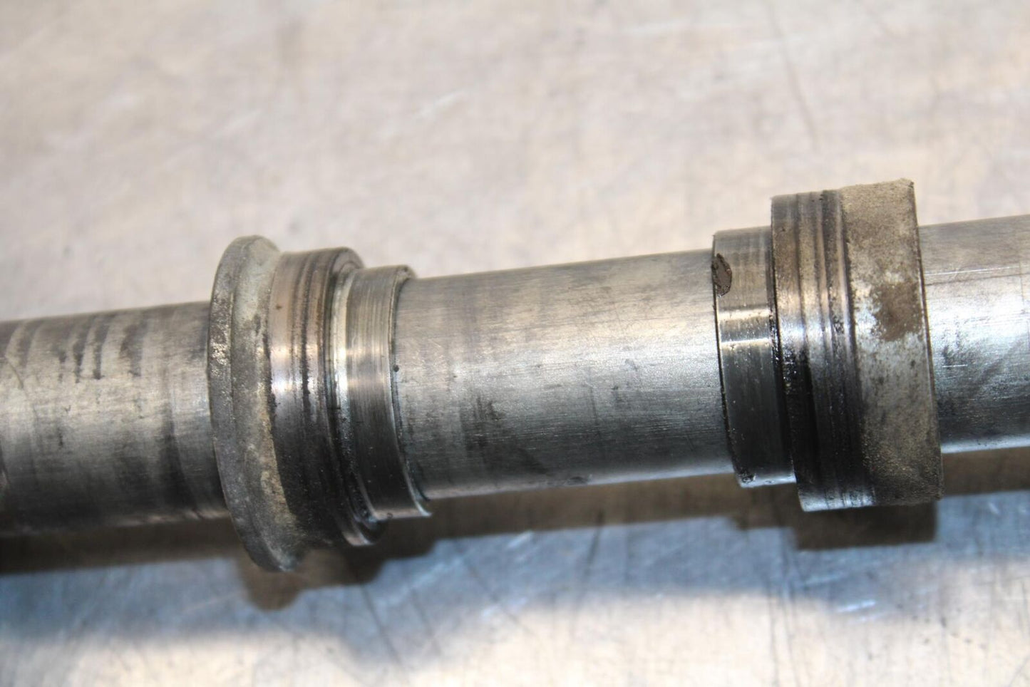 1999 Suzuki GSXR600 REAR AXLE BACK WHEEL RIM PIVOT BOLT AXEL BB580