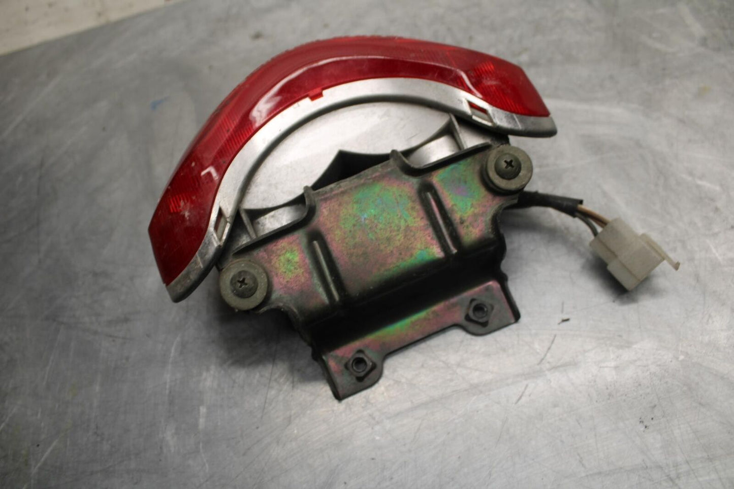 1998 Suzuki TL1000S REAR TAIL TAILLIGHT BACK BRAKE LIGHT BB508