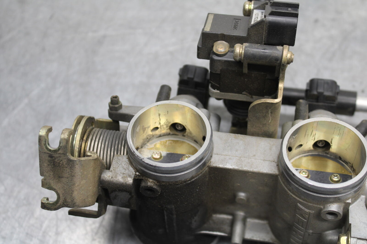 03-04 TRIUMPH DAYTONA 600 MAIN FUEL INJECTORS / THROTTLE BODIES BB745