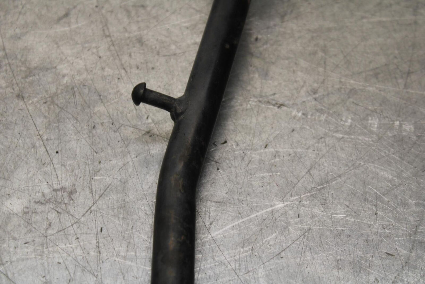 04-09 SUZUKI GS 500 FH GS500F PASSENGER REAR SEAT GRAB BAR HANDLE SET BB97