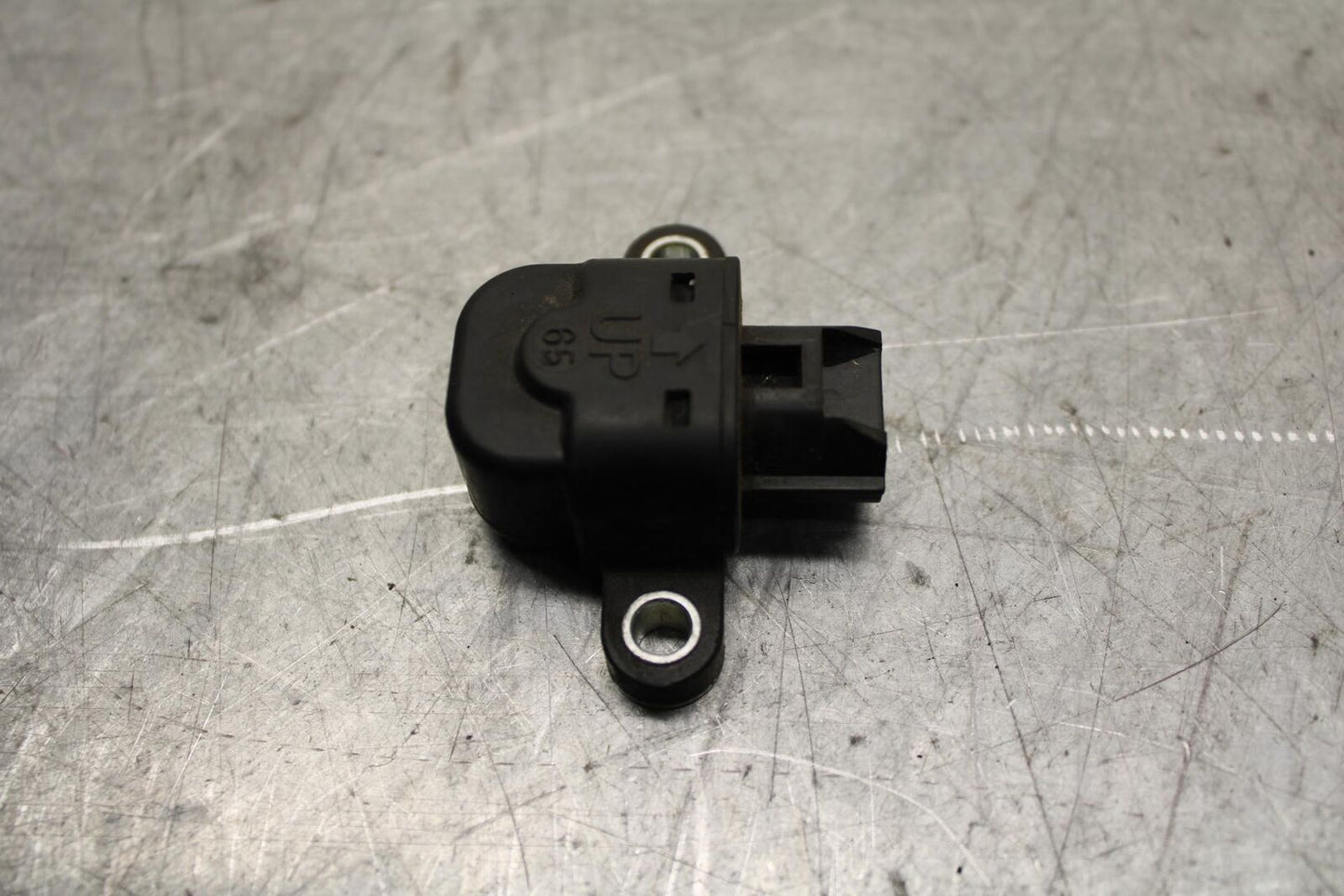 17 KAWASAKI Z900 ZR900 TIP OVER BANK ANGLE CRASH SENSOR SWITCH BB549