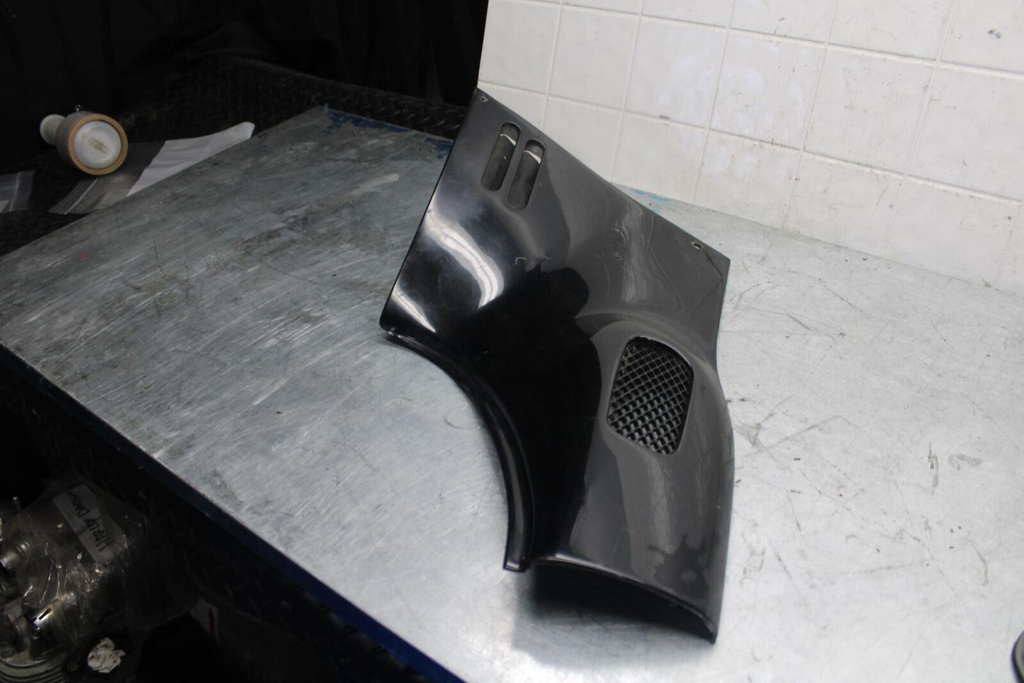 87-96 HONDA CBR1000F RIGHT FRONT SIDE SEAT SADDLE PANEL TRIM COWL FAIRING BB420