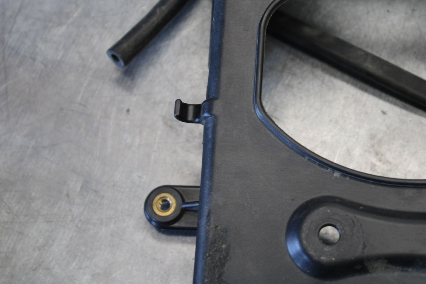 06-07 DUCATI MONSTER 695 REAR BACK TAIL UNDERTAIL BATTERY TRAY PLASTIC BB674