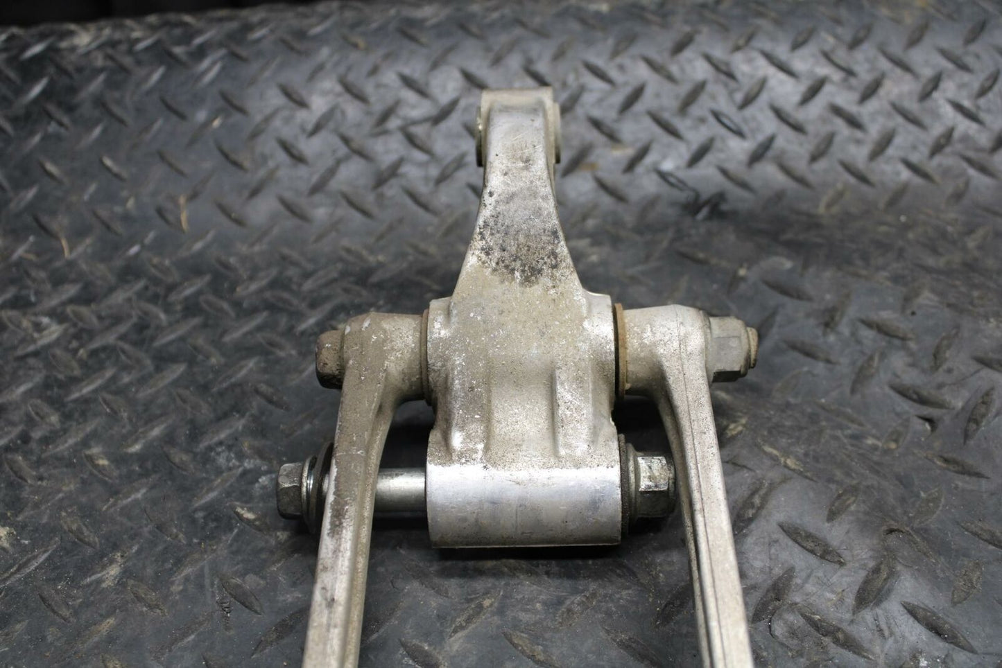 91-92 SUZUKI GSXR750 M REAR DOGBONE SHOCK LINKAGE LINK BB213