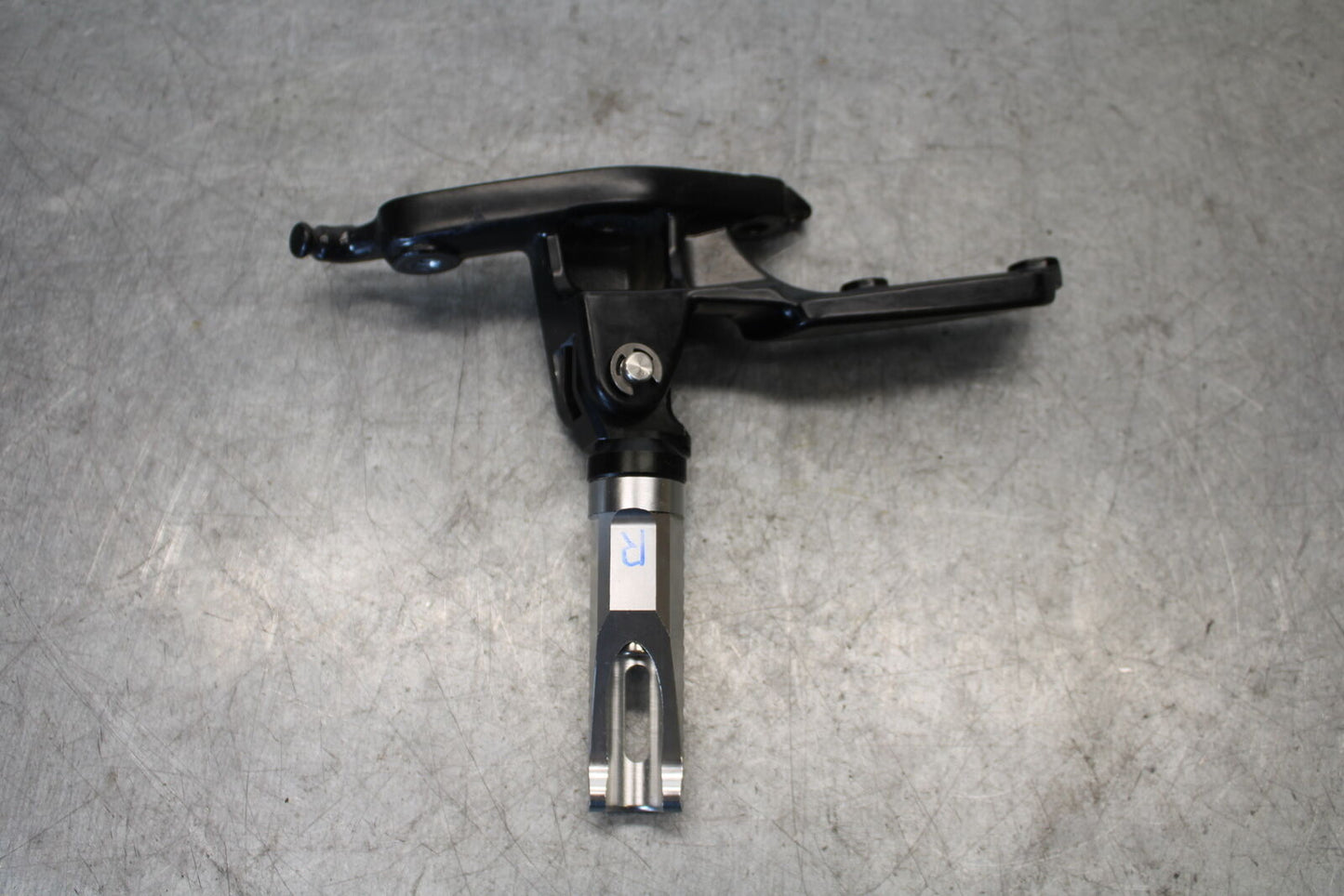 19-21 TRIUMPH SPEED TWIN 1200 RIGHT REARSET REAR SET DRIVER FOOT PEG BB653