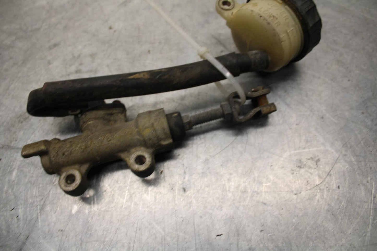 1996 Honda CBR900RR REAR BACK BRAKE MASTER CYLINDER W RESERVOIR BB09