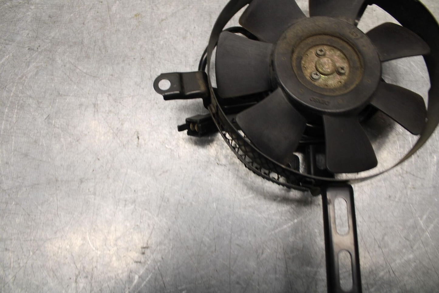 01 SUZUKI GSXR1000 ENGINE RADIATOR COOLING FAN BB100