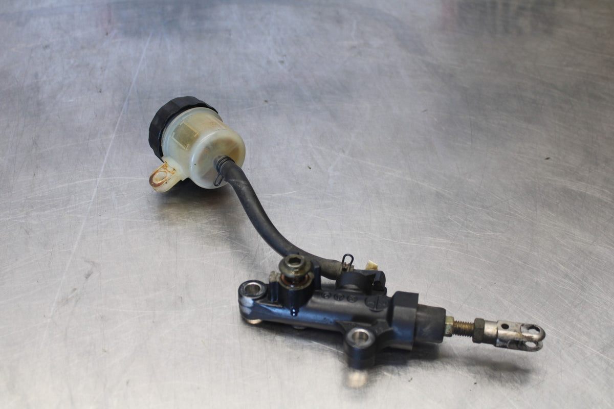 03-04 YAMAHA YZF R6 REAR BACK BRAKE MASTER CYLINDER W RESERVOIR BB890