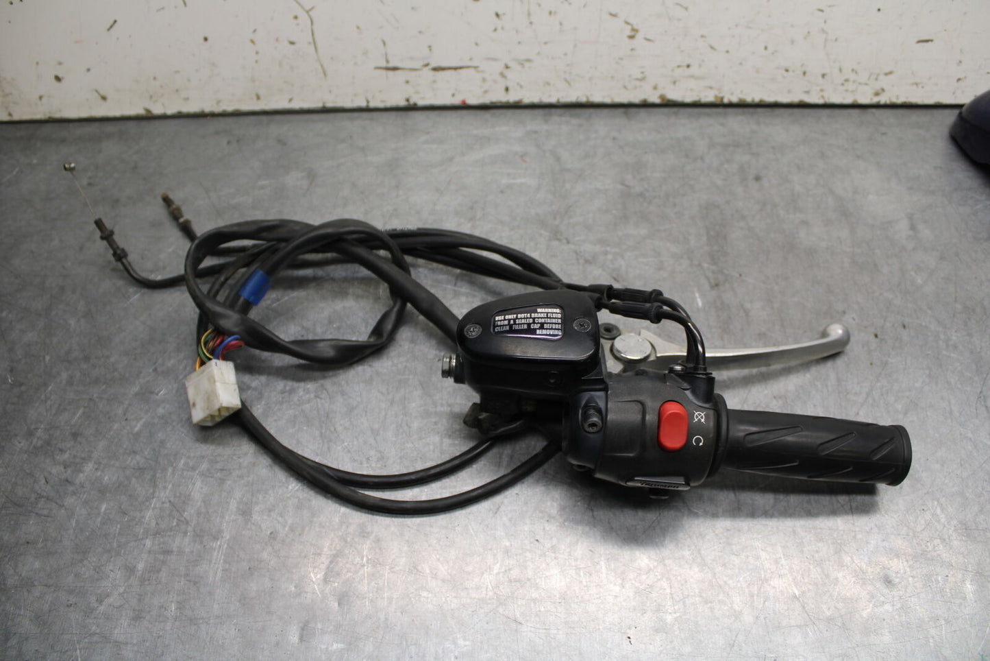 14-16 TRIUMPH AMERICA LT RIGHT CLIP ON HANDLE KILL OFF START SWITCH BB720