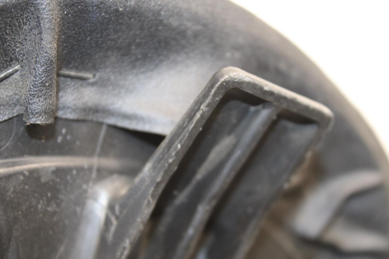 01-03 SUZUKI GSXR600 REAR BACK PASSENGER TANDEM SEAT PAD SADDLE PILLION BB621