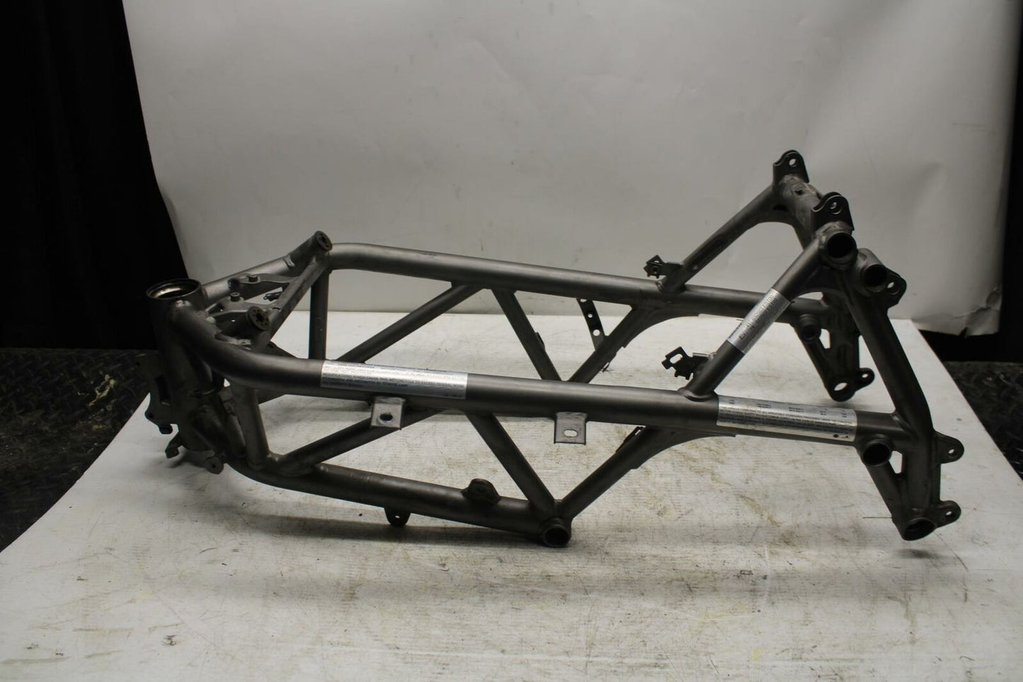 08-10 DUCATI 848 FRAME CHASSIS BB369