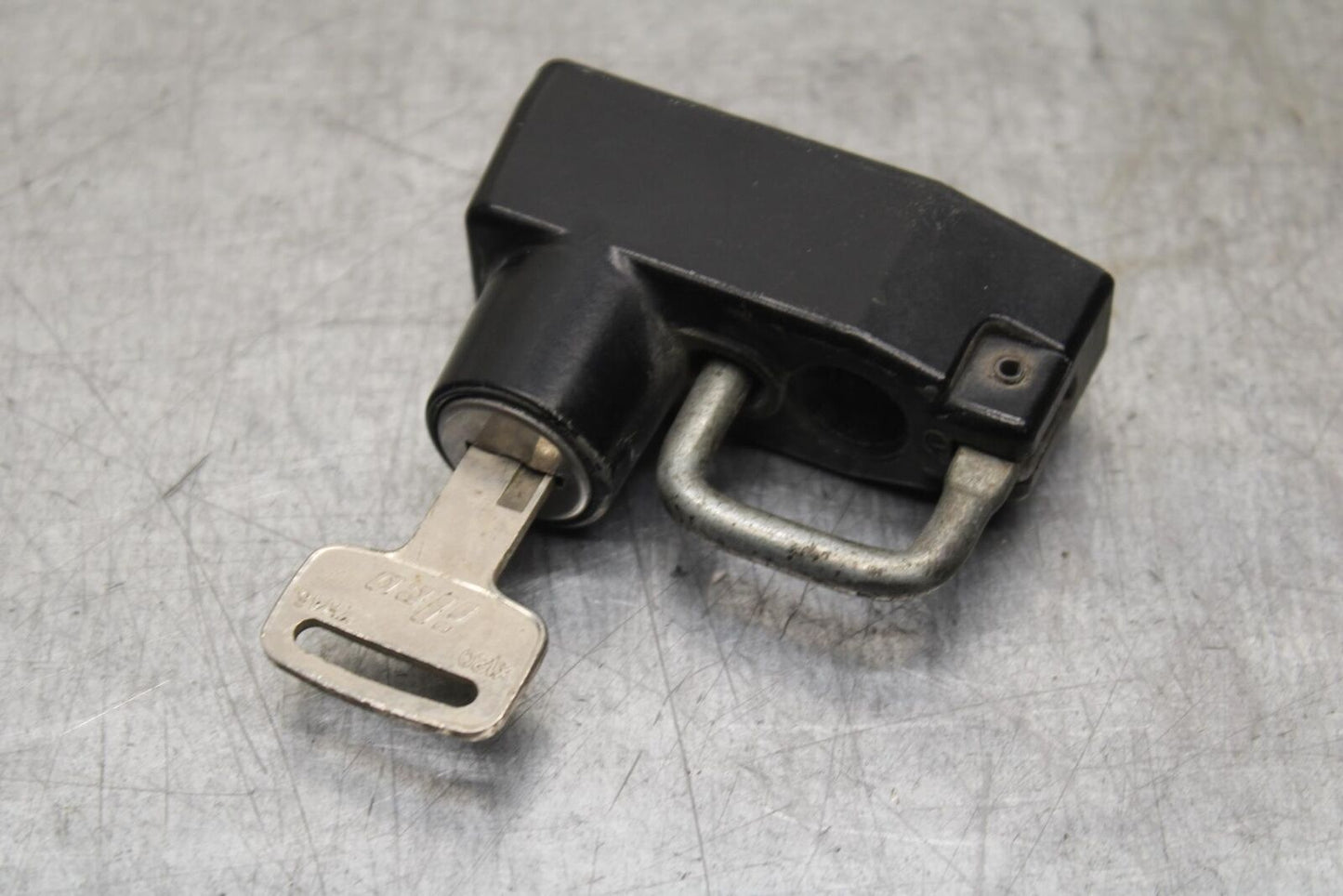 1998 Yamaha Vmax 1200 VMX1200 GAS CAP AND SEAT LOCK BB620