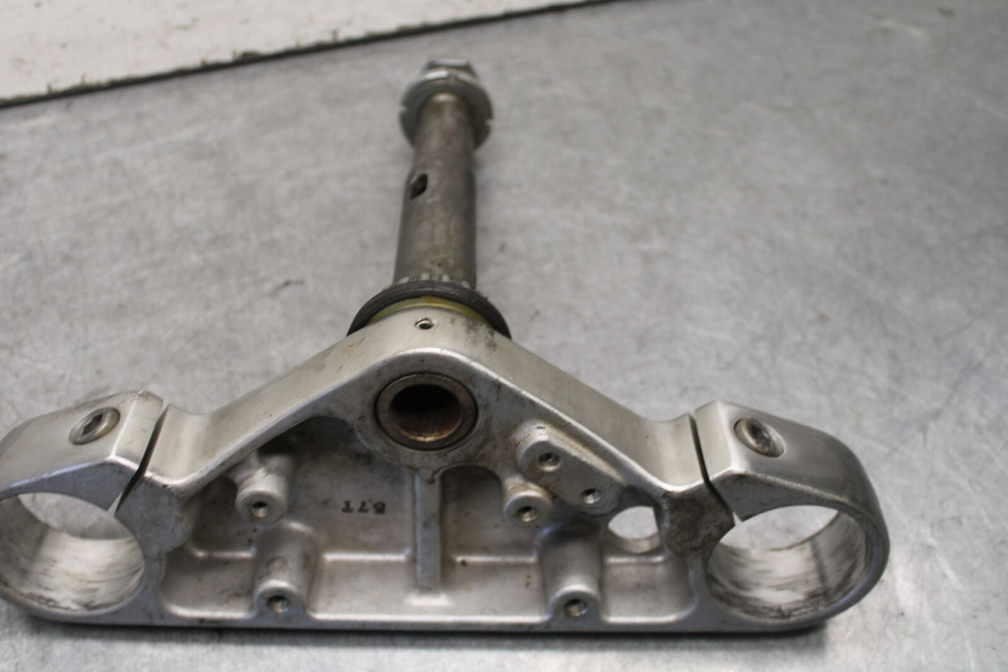 05-06 SUZUKI BOULEVARD M50 FRONT FORKS CLAMP LOWER TRIPLE TREE STEM BB671