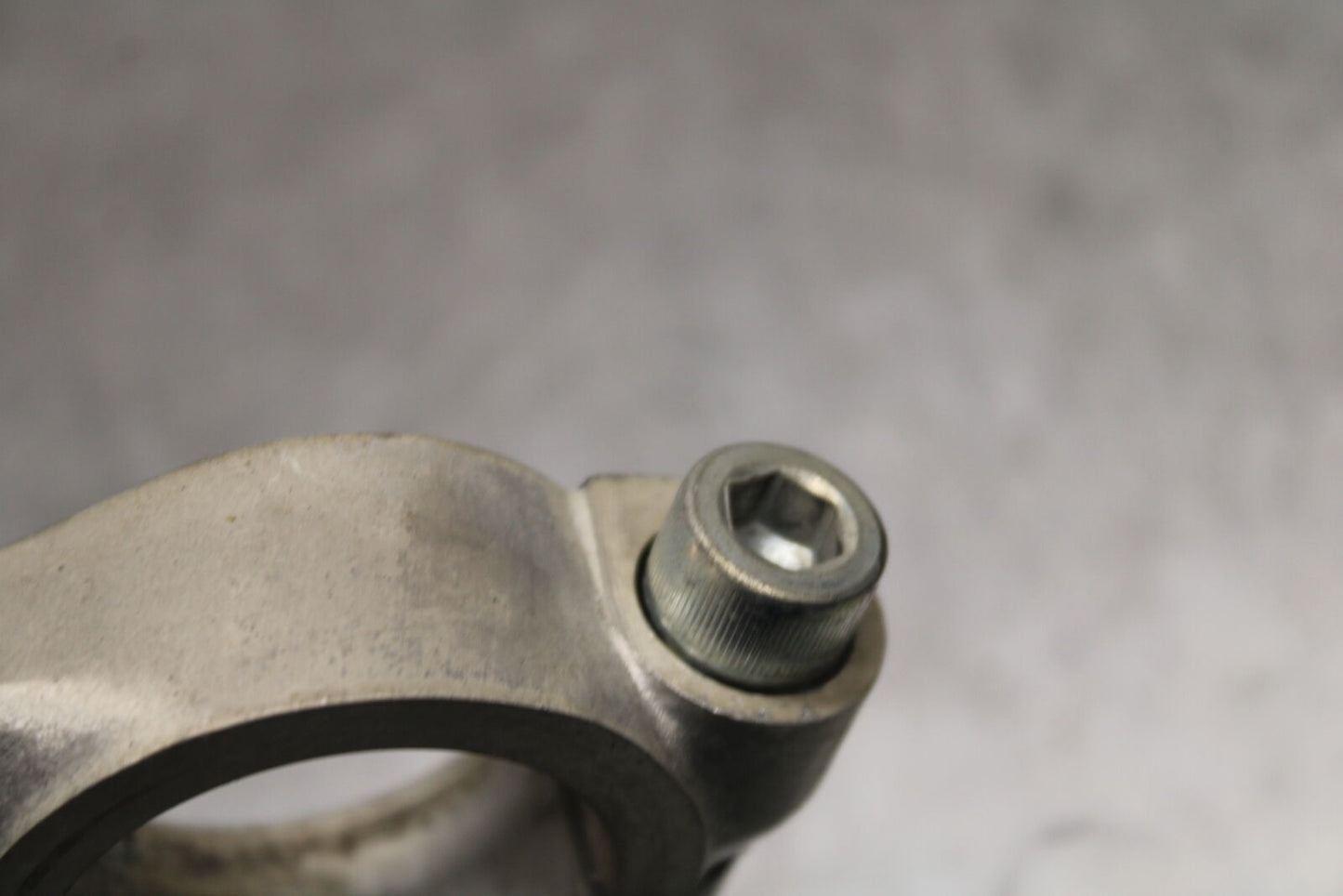 85-86 SUZUKI MADURA 1200 FORKS UPPER TRIPLE TREE CLAMP BB691