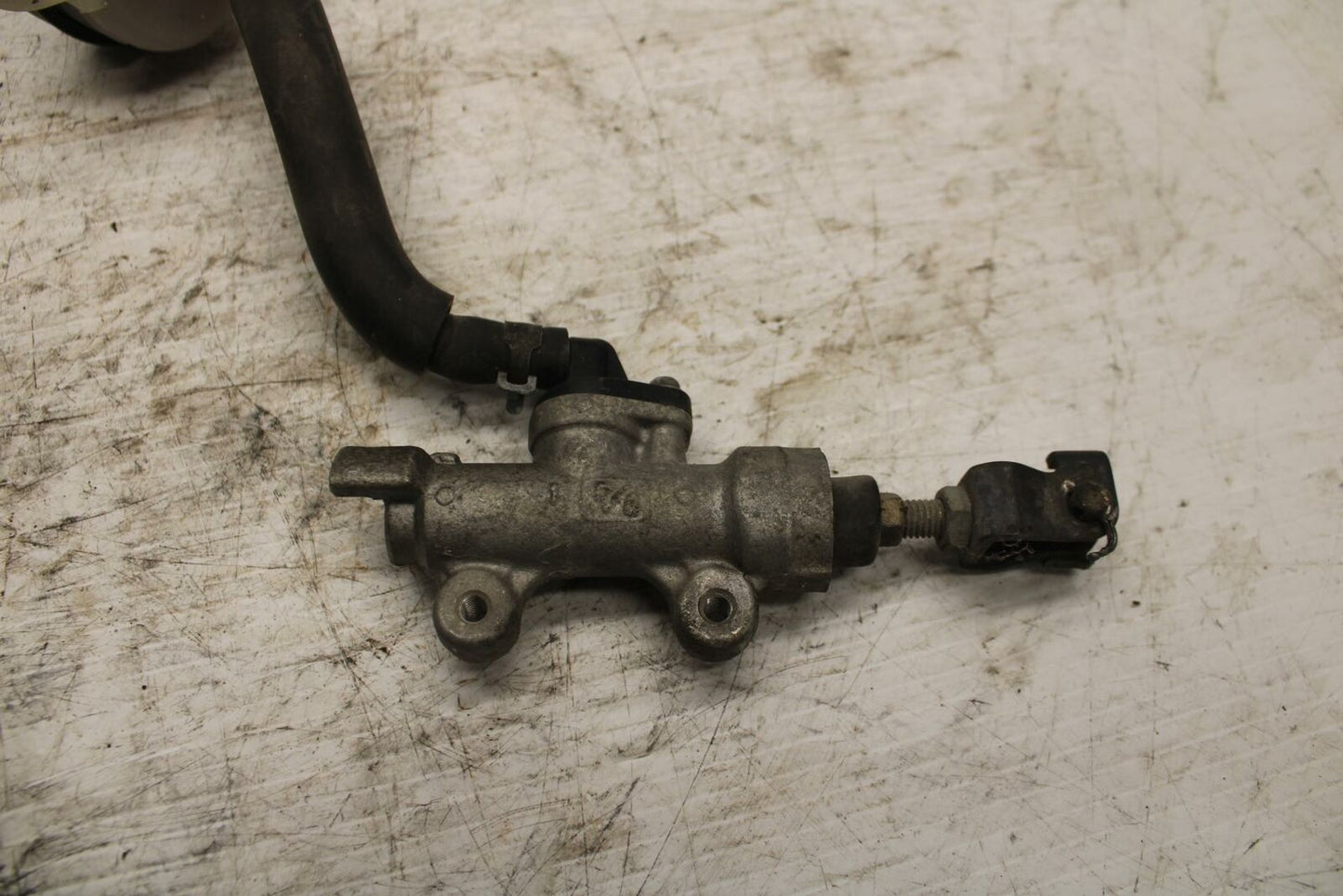 00-01 HONDA CBR929RR REAR BACK BRAKE MASTER CYLINDER W RESERVOIR BB265