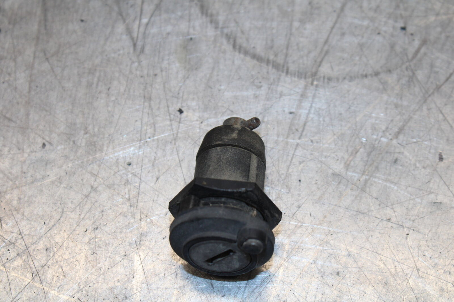 99-00 YAMAHA V STAR 1100 IGNITION LOCK W KEY BB711