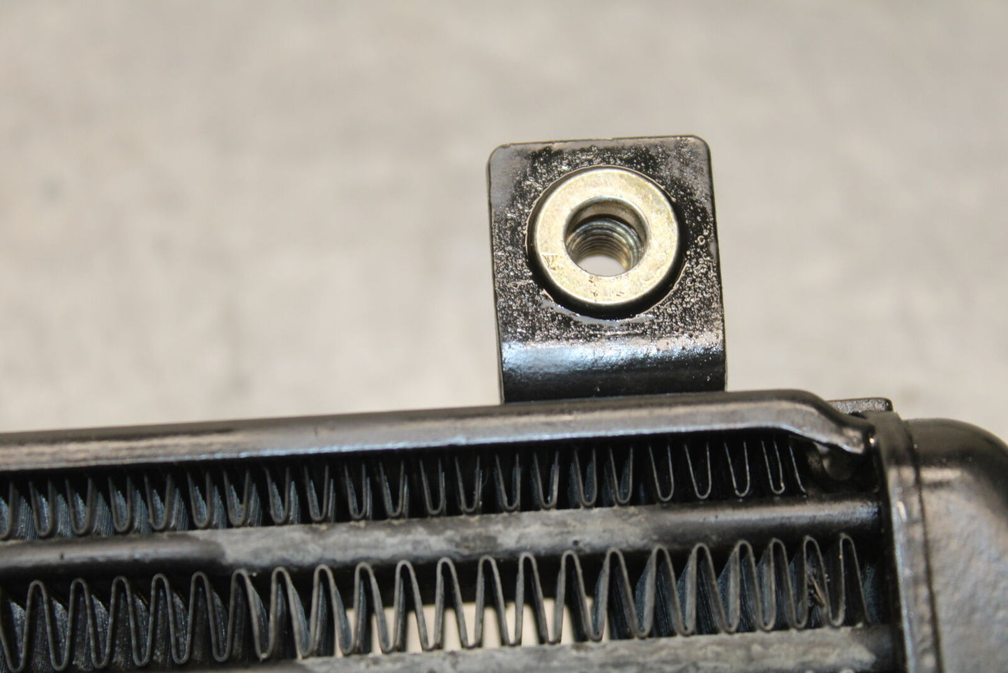 01-06 TRIUMPH TIGER 955I ENGINE MOTOR OIL COOLER BB693
