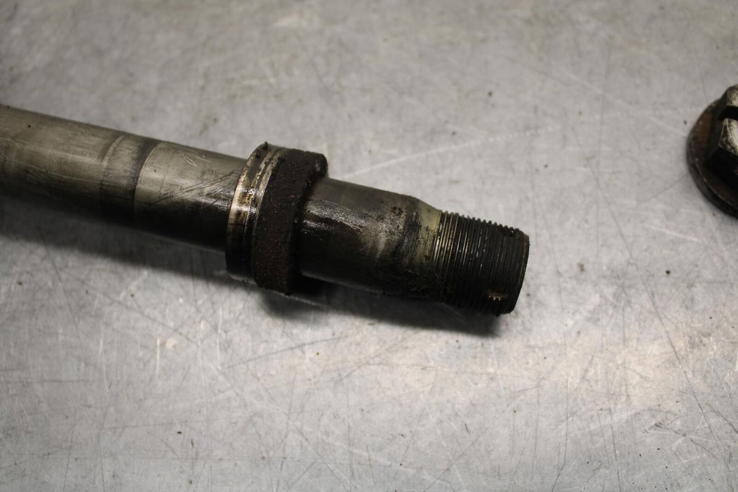 2001 Suzuki GSXR600 REAR AXLE BACK WHEEL RIM PIVOT BOLT AXEL 64711-33E10 BB59