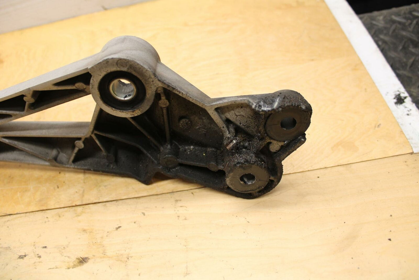 08-14 DUCATI MONSTER 696 LEFT REARSET REAR SET DRIVER FOOT PEG REST STOP BB324