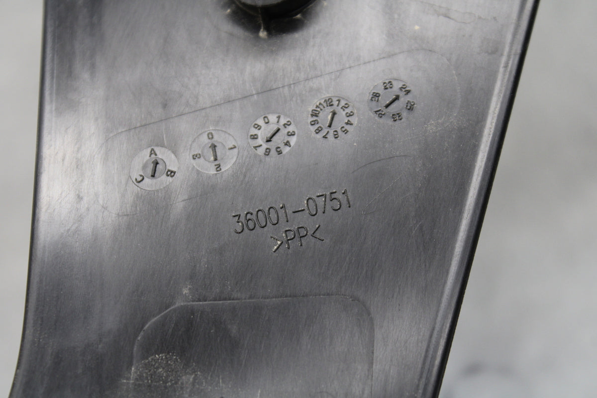 24 KAWASAKI NINJA 500 ABS LEFT GAS TANK FUEL CELL PANEL COVER TRIM COWL BB730