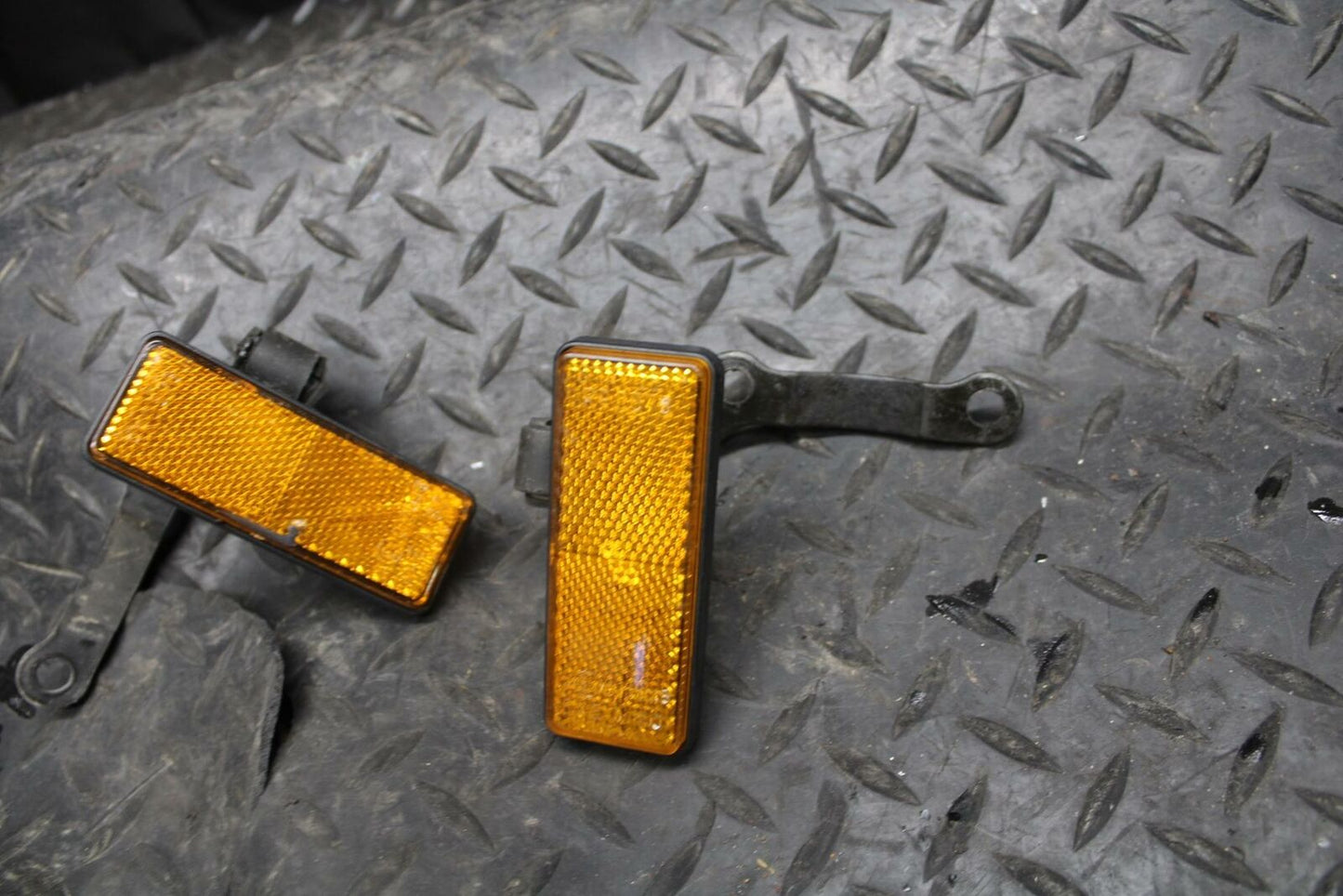 86 SUZUKI GS750ES FRONT REFLECTORS REFLECTOR SET PAIR BB233