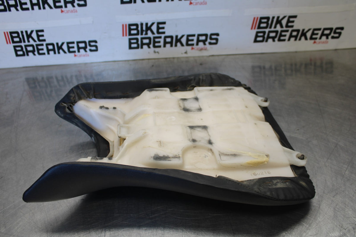 03-04 YAMAHA YZF R6 FRONT DRIVERS SEAT PAD SADDLE PILLION BB890