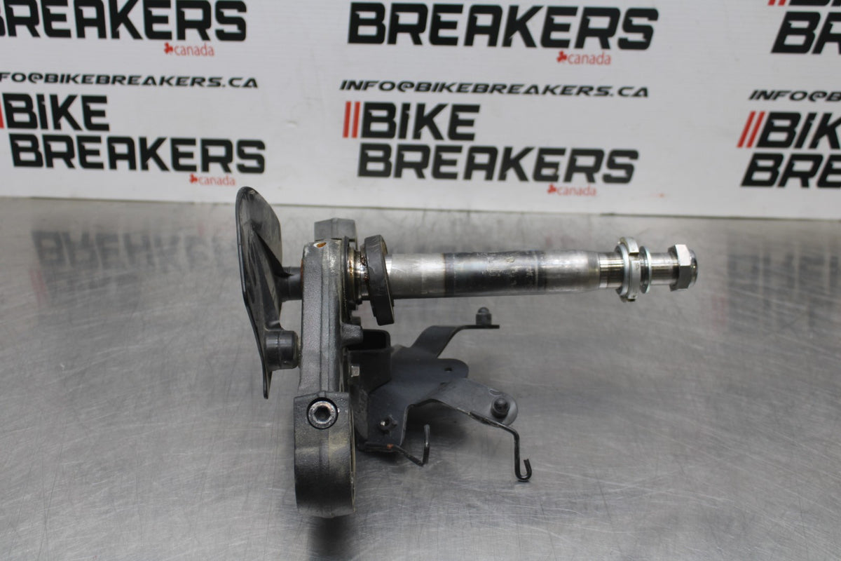15 SUZUKI BOULEVARD C50 FRONT FORKS CLAMP LOWER TRIPLE TREE STEM BB775
