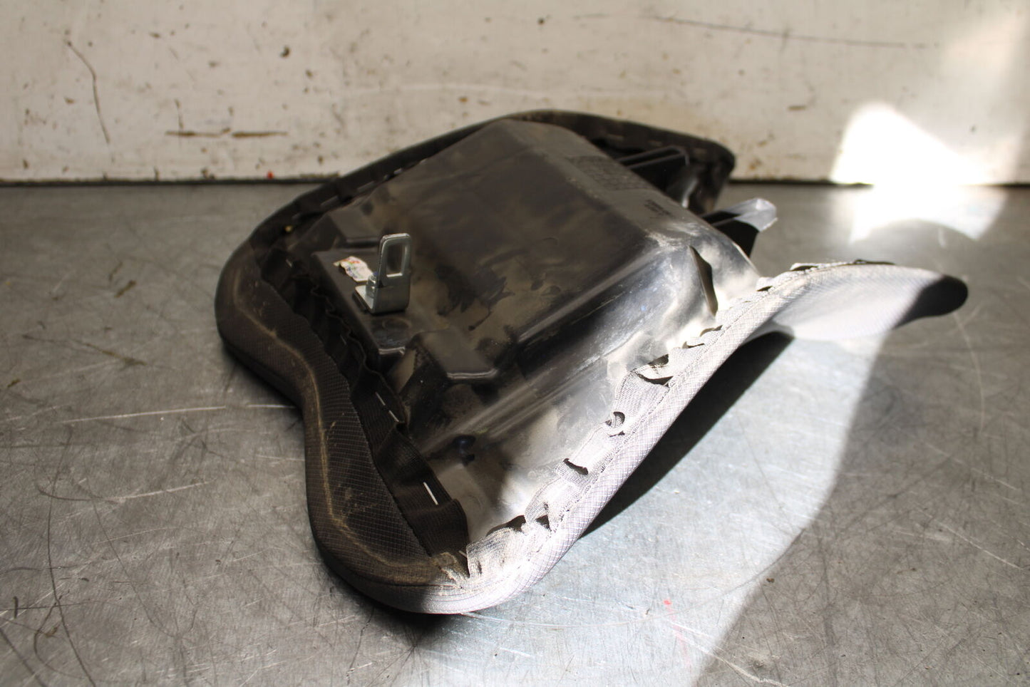19-22 KAWASAKI Z400 FRONT DRIVERS SEAT PAD SADDLE PILLION BB708
