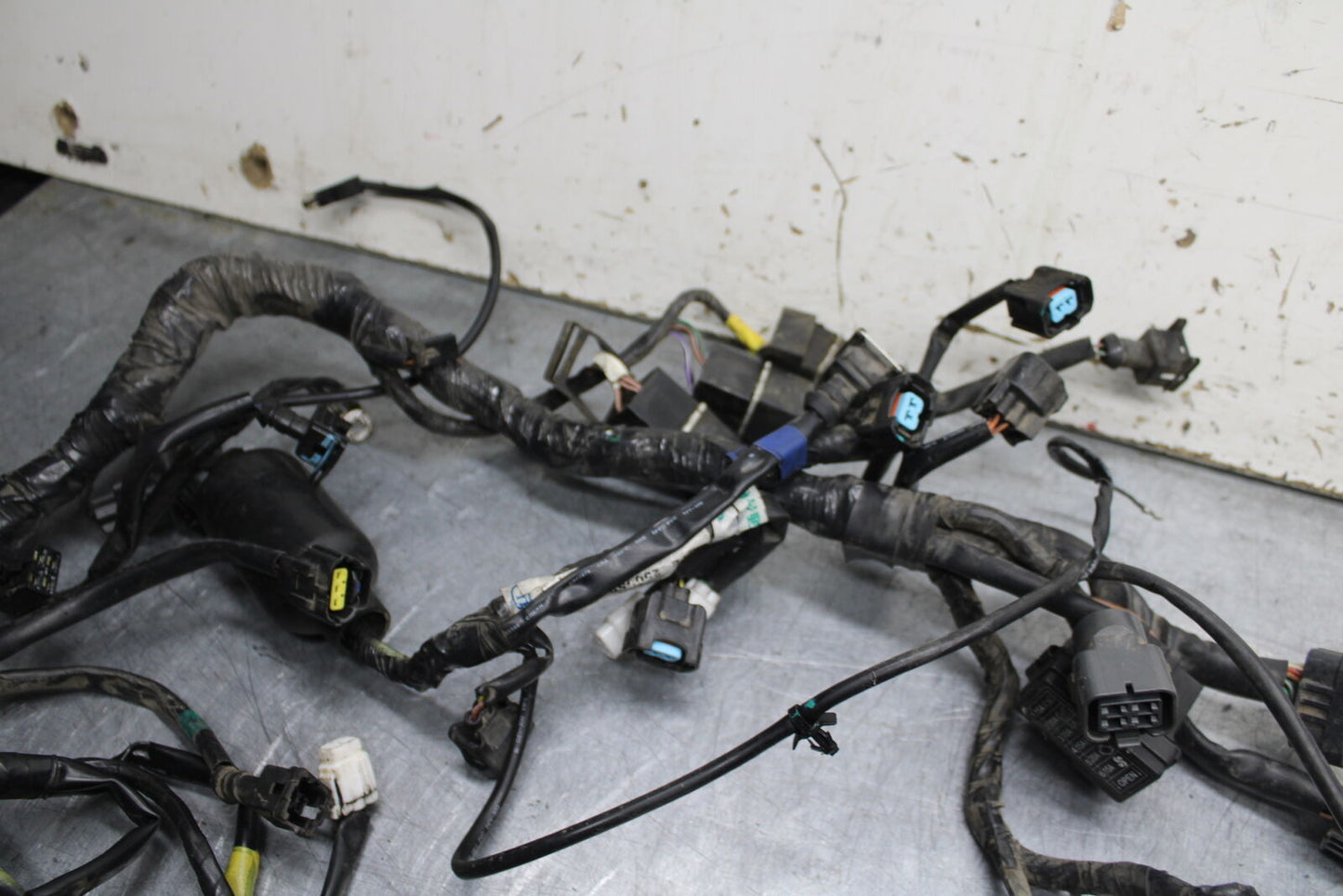 03-04 TRIUMPH DAYTONA 600 MAIN ENGINE WIRING HARNESS MOTOR WIRE LOOM BB745